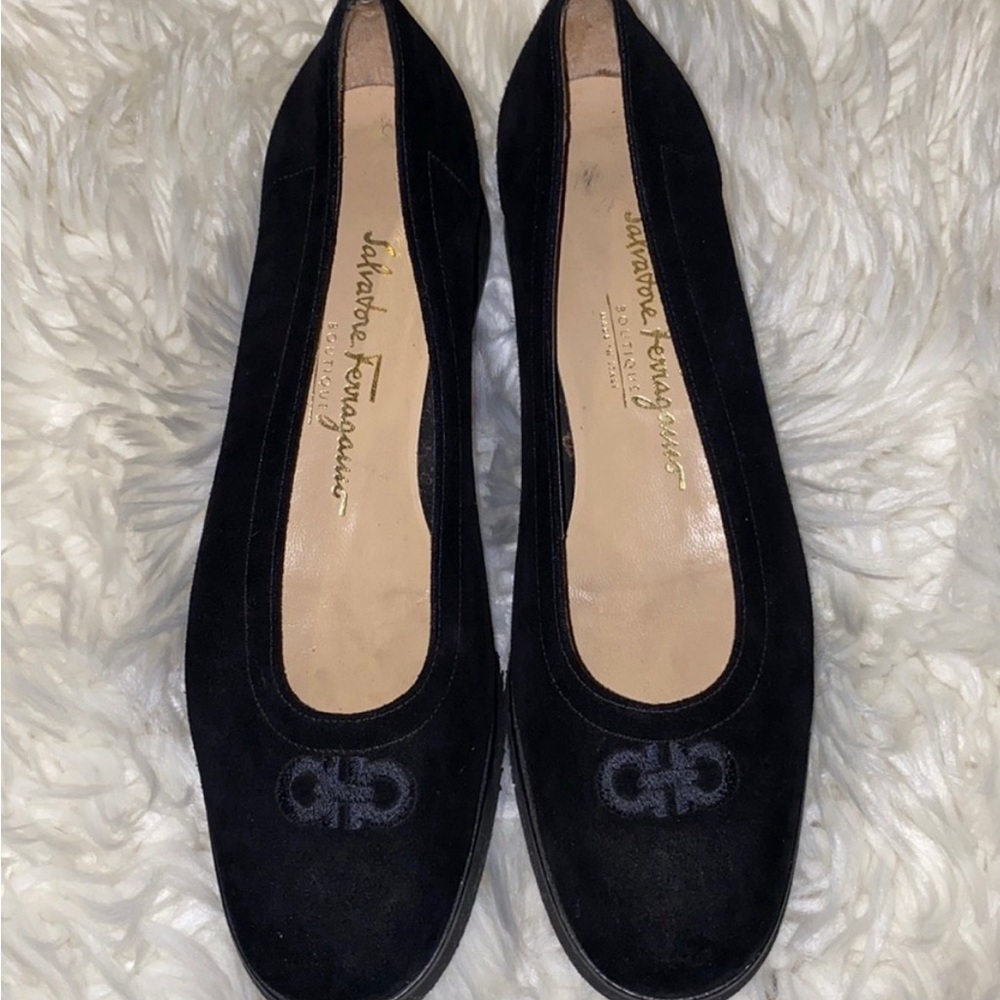 Salvatore Ferragamo size 8 low heel shoes Black Suede Loafers